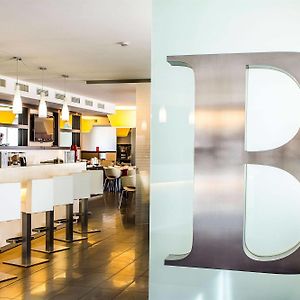 Base Hotel To Stay